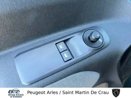 Photo 47 Peugeot Rifter  M Essence 110 ch Manuelle 5pl