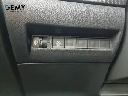 Photo 20 Peugeot 2008  PureTech 100 S&S BVM6