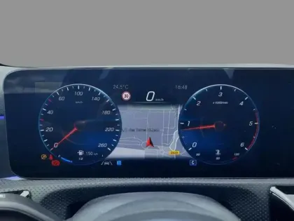 Photo 11 Mercedes Classe A 180 d Berline AMG Line