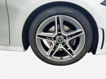 Photo 25 Mercedes Classe A 180 d Berline AMG Line
