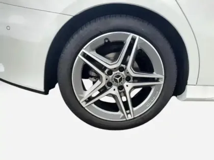 Photo 26 Mercedes Classe A 180 d Berline AMG Line