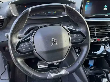 Photo 26 Peugeot 208  e- 136ch GT
