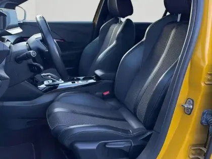 Photo 28 Peugeot 208  e- 136ch GT