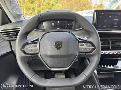 Photo 14 Peugeot 208  1.2 Hybrid 145ch Allure e-DCS6