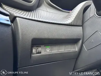 Photo 11 Peugeot 208  1.2 Hybrid 145ch Allure e-DCS6