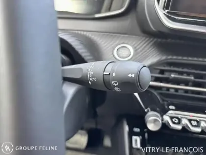 Photo 13 Peugeot 208  1.2 Hybrid 145ch Allure e-DCS6