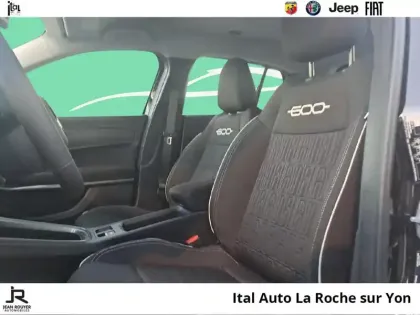 Photo 8 Fiat 600  1.2 Hybrid Turbo 145ch Pop eDCT6 Step 2