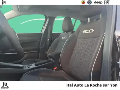 Photo 23 Fiat 600  1.2 Hybrid Turbo 145ch Pop eDCT6 Step 2