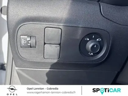 Photo 12 Citroën C3  1.2 PureTech 83ch S&S Shine