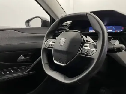 Photo 28 Peugeot 308  PHEV 180 e-EAT8