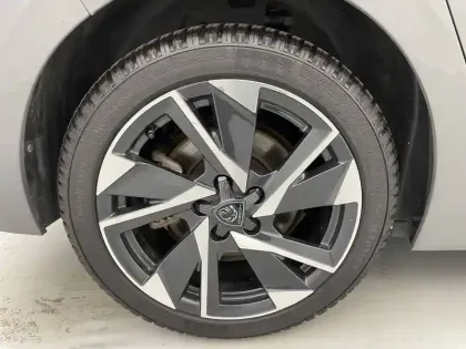 Photo 18 Peugeot 308  PHEV 180 e-EAT8
