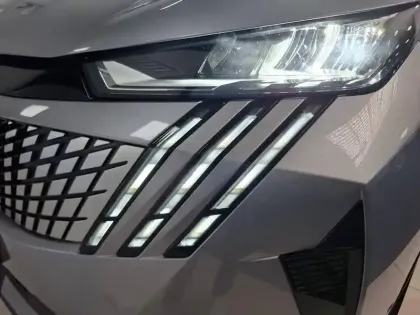 Photo 26 Peugeot 3008  Hybrid 145 e-DCS6