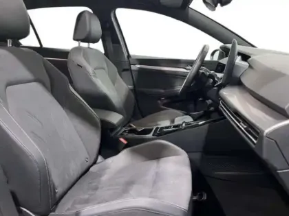Photo 9 Volkswagen Golf 1.5 eTSI EVO2 150 DSG7 Edition 50