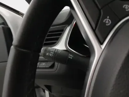 Photo 8 Renault Captur  1.6 E-Tech hybride 145ch Techno