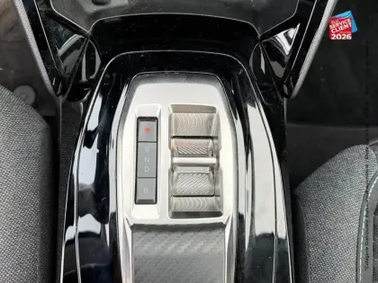 Photo 11 Peugeot 208  e- 136ch Style