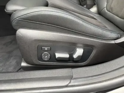 Photo 10 BMW Serie 3 Série 3 320dA xDrive 190ch M Sport