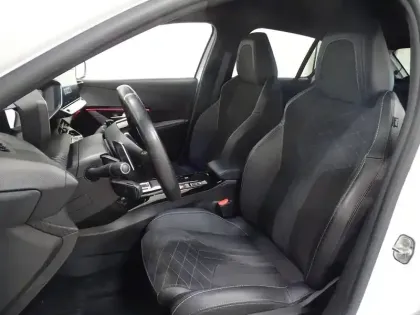 Photo 10 Peugeot 208  1.2 PureTech 130ch S&S GT EAT8
