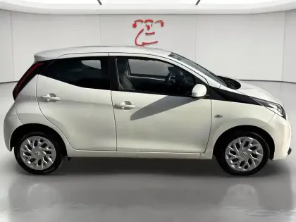 Photo 7 Toyota Aygo  1.0 VVT-i 69ch x-play x-shift 5p