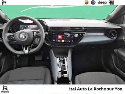 Photo 7 Alfa Romeo Junior  1.2 Ibrida 136ch DCT6