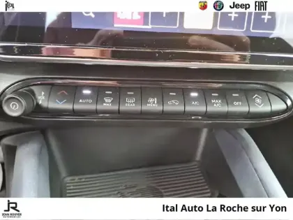 Photo 12 Alfa Romeo Junior  1.2 Ibrida 136ch DCT6