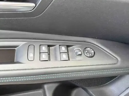 Photo 13 Peugeot 3008  HYBRID 225ch Allure e-EAT8