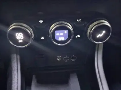 Photo 22 Renault Captur  TCe 90