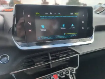 Photo 9 Peugeot 208  Electrique 50 kWh 136ch
