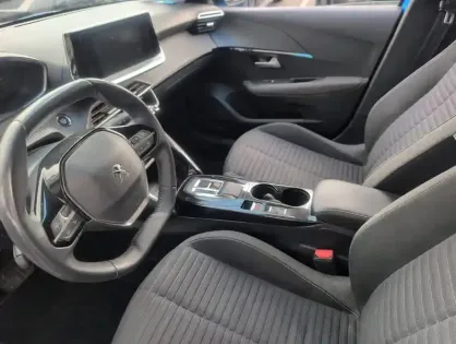 Photo 7 Peugeot 208  Electrique 50 kWh 136ch
