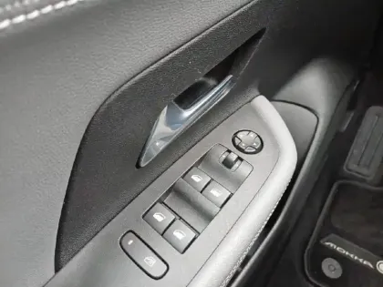 Photo 24 Opel Mokka  Electrique 136 ch & Batterie 50 kWh