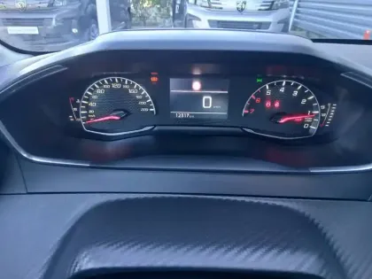 Photo 17 Peugeot 208  PureTech 100 S&S BVM6