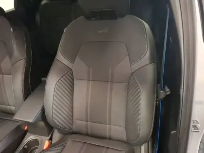 Photo 31 Renault Captur  E-Tech full hybrid 160 ch