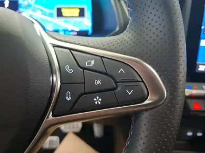 Photo 13 Renault Captur  E-Tech full hybrid 160 ch