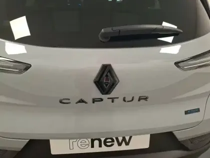 Photo 37 Renault Captur  E-Tech full hybrid 160 ch
