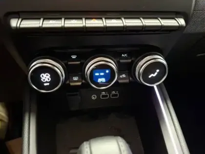 Photo 27 Renault Clio  E-Tech full hybrid 145 ch GSR2