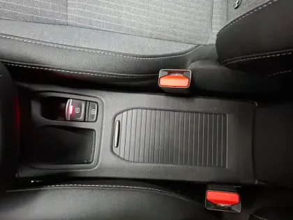 Photo 19 Renault Clio  E-Tech full hybrid 145 ch GSR2