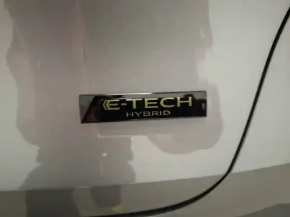 Photo 33 Renault Captur  E-Tech full hybrid 160 ch