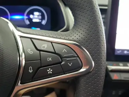 Photo 13 Renault Captur  E-Tech full hybrid 160 ch