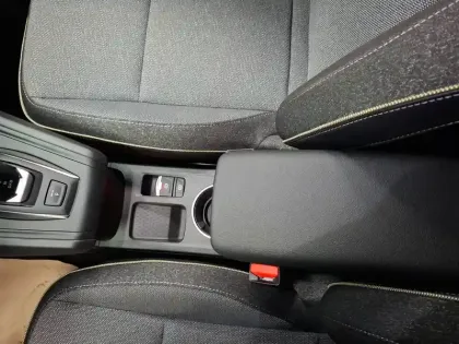 Photo 21 Renault Captur  E-Tech full hybrid 160 ch