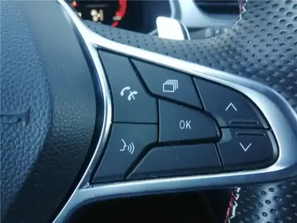 Photo 31 Renault Captur MILD HYBRID 160 EDC