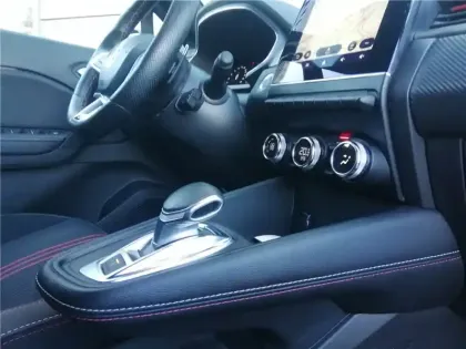 Photo 44 Renault Captur MILD HYBRID 160 EDC