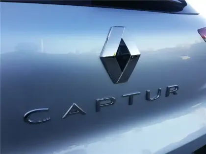 Photo 15 Renault Captur MILD HYBRID 160 EDC