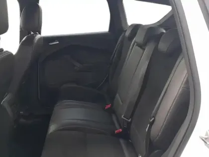 Photo 7 Ford Kuga  2.0 TDCi 150ch Stop&Start ST-Line 4x2