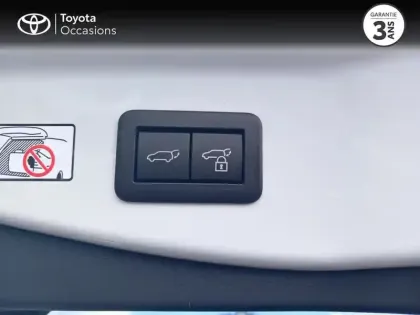 Photo 14 Toyota C-HR  2.0 Hybride Rechargeable 225ch Collection MY26