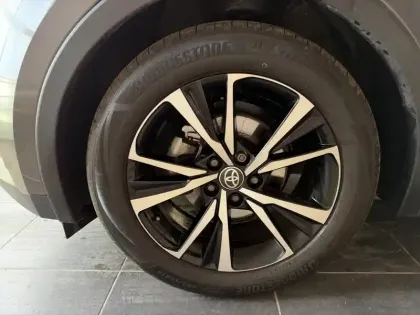 Photo 8 Toyota C-HR  2.0 Hybride 200ch Design MY25