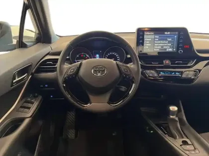 Photo 11 Toyota C-HR  1.8 Hybride 122ch Dynamic Ultimate E-CVT