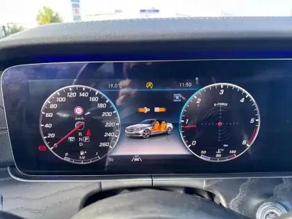Photo 10 Mercedes CLA sse E Cabriolet 220 d 194ch AMG Line 9G-Tronic