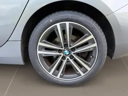 Photo 7 BMW Serie 1 Série 1 118d 150ch Business Design 8cv