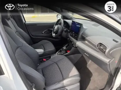 Photo 6 Toyota Yaris  116h Collection 5p MC24
