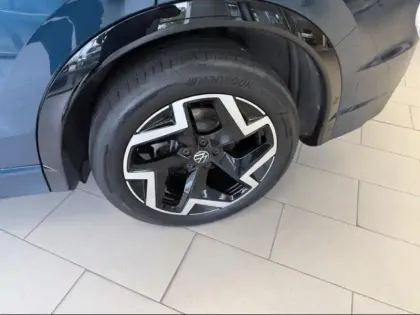 Photo 8 Volkswagen Tiguan  1.5 eTSI 150ch R-Line Edition DSG7