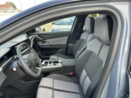 Photo 9 Opel Grandland  1.2 Turbo Hybrid 145ch Ultimate e-DCT6